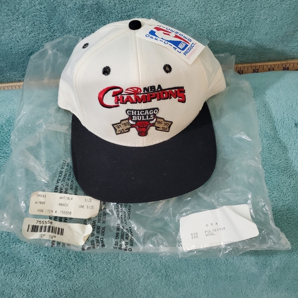 New IOP Vintage Chicago Bulls 91-98 NBA Champions Champs Snapback Cap - Picture 8 of 8